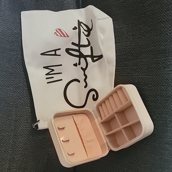 I'm a Swiftie 2 Sided Zipper Bag(10inx7in) and Jewelry Box(4inx4in) - Picture 2 of 2